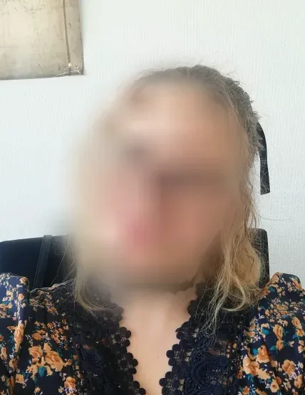 Alexandra, 32