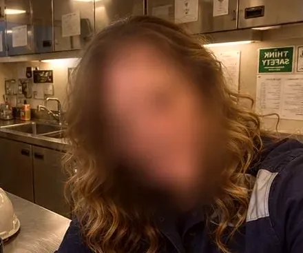 Amina, 39