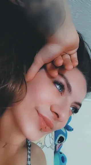 Andrea, 24
