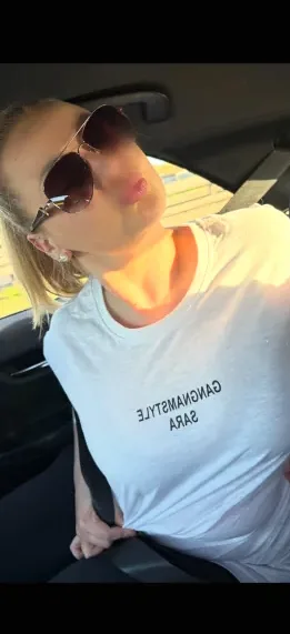 Ingrid, 32