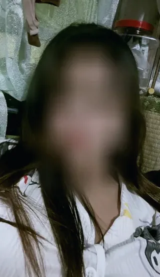 Lilly, 24