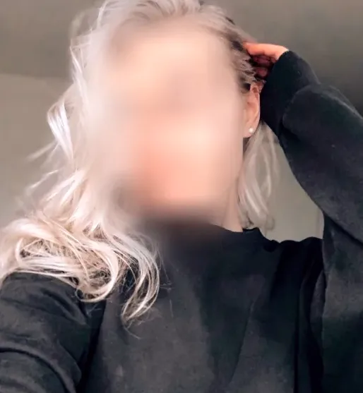 Nikolina, 24