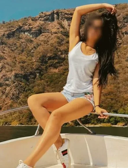Vanessa, 27
