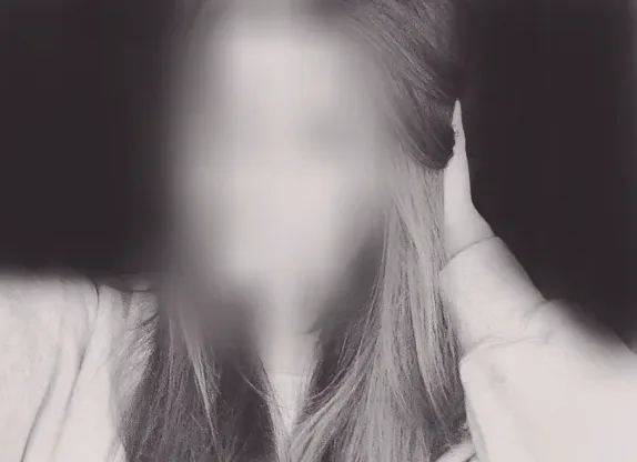 Zeynep, 29
